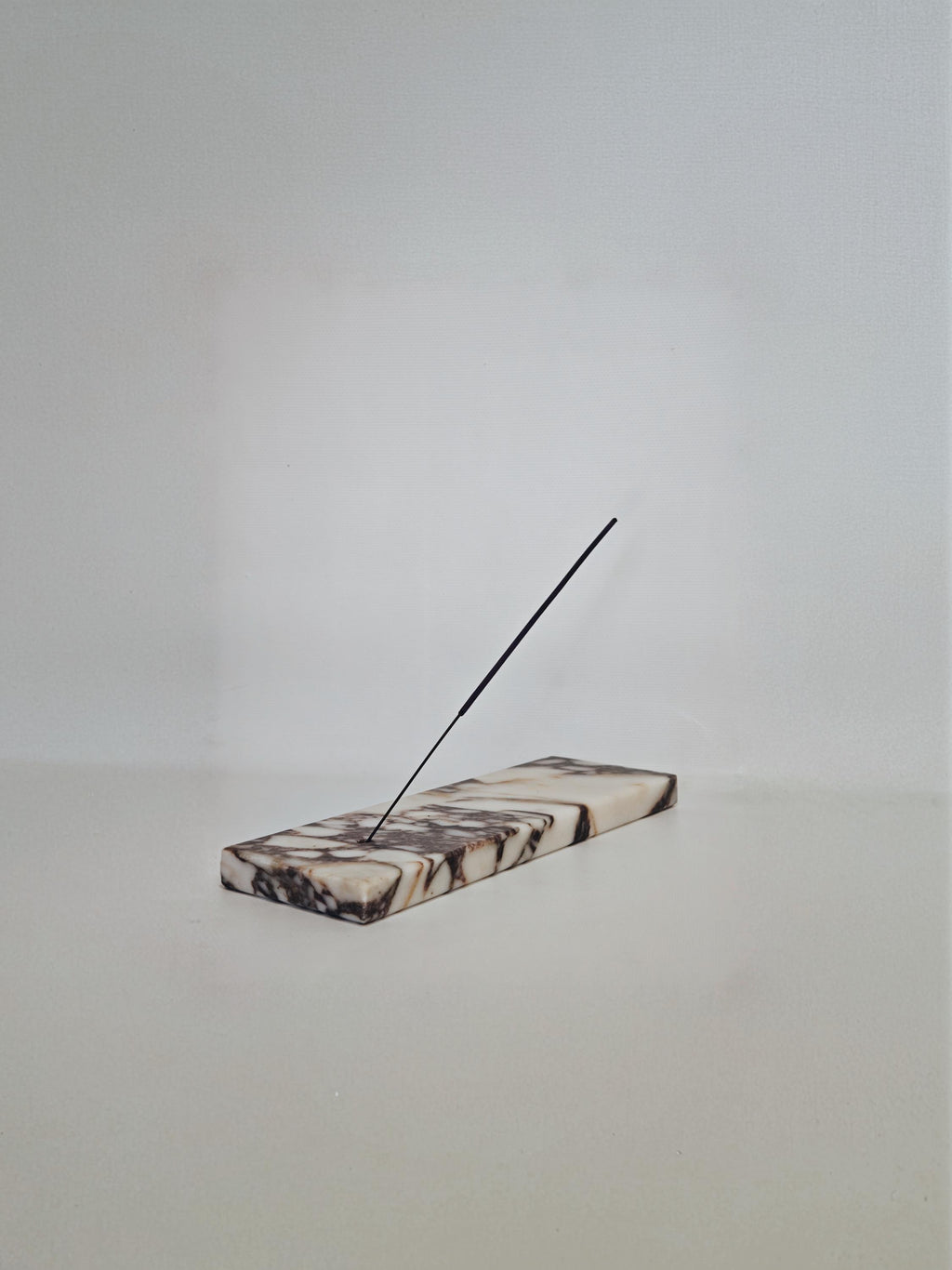 Timeless Elegance: Custom Calacatta Viola Marble Incense Holder