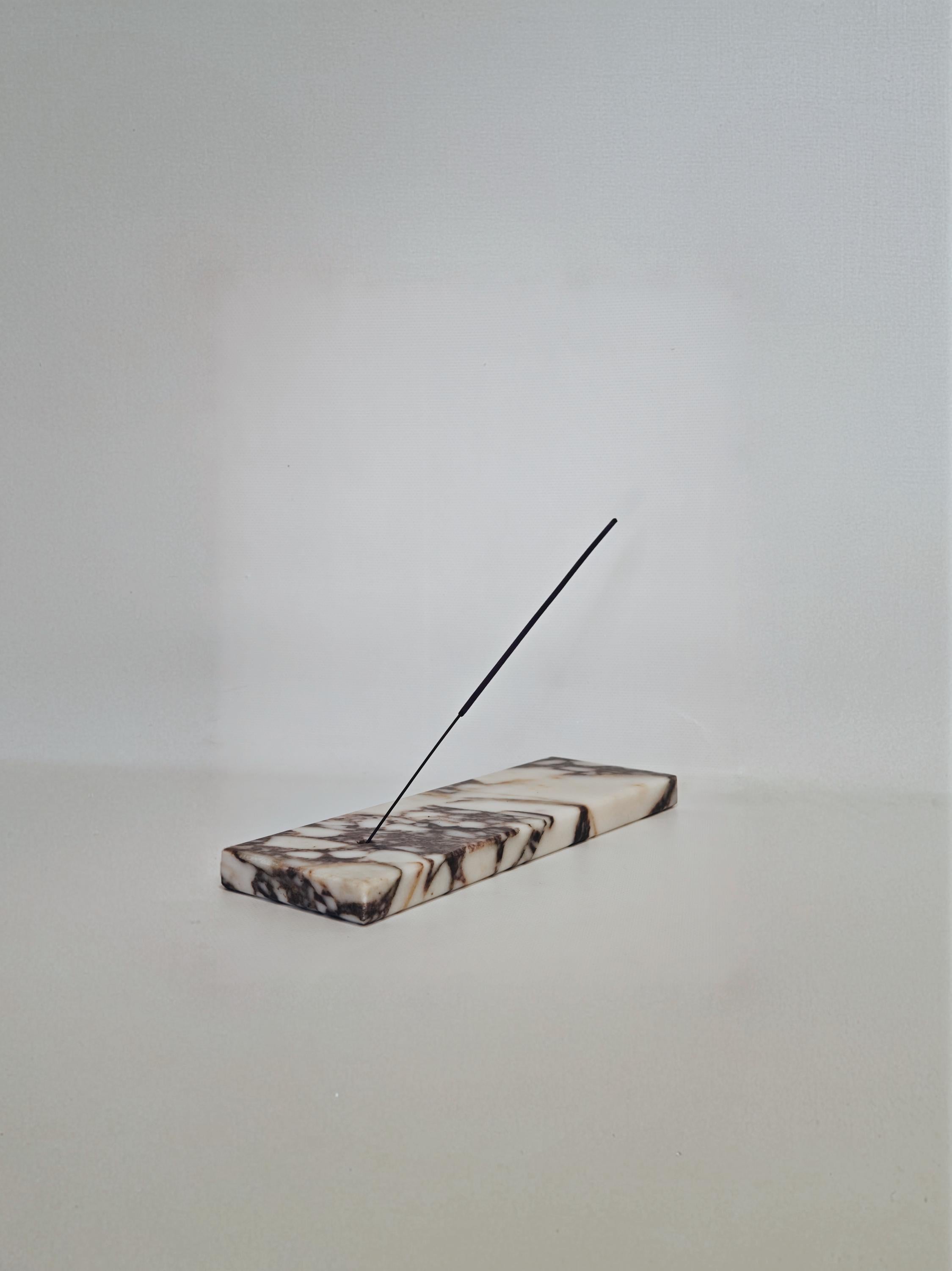 Timeless Elegance: Custom Calacatta Viola Marble Incense Holder